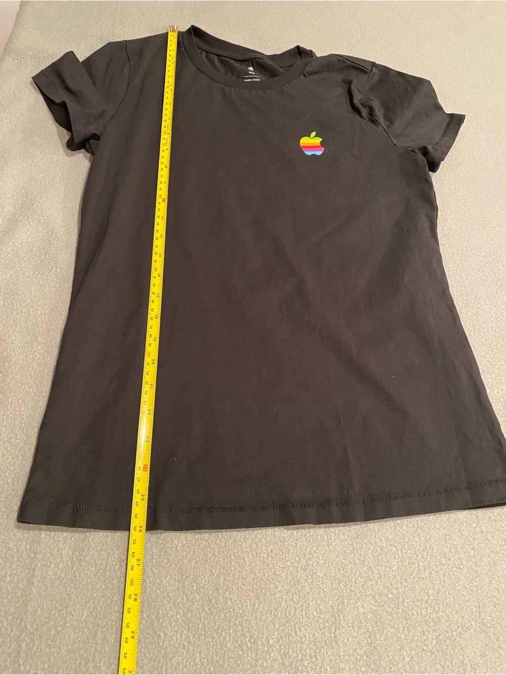 Apple Women's Short Sleeve T Shirt Black Multicolor Back print Medium - Picture 6 of 7